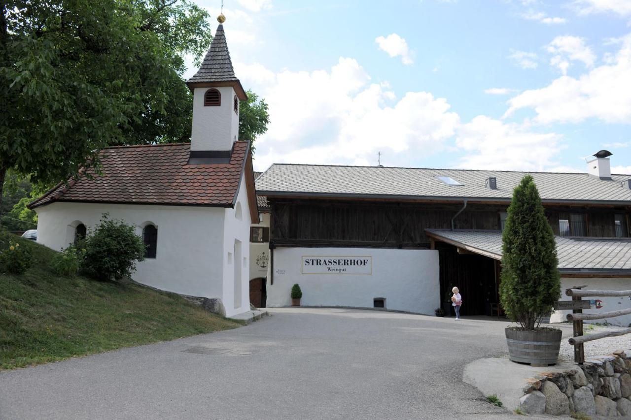 Strasserhof Tenuta-Weingut Vahrn Exterior foto